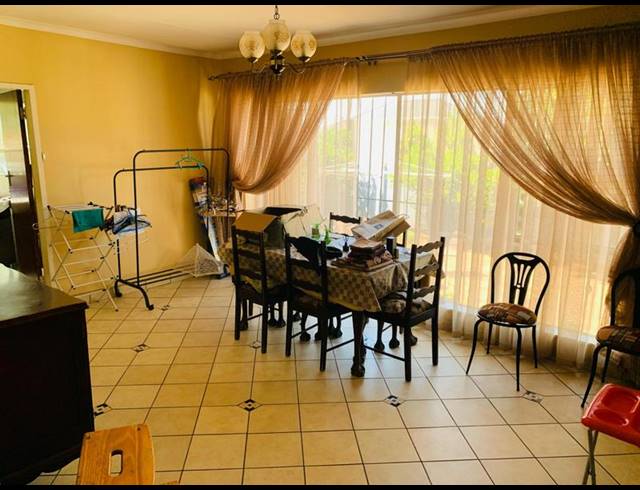 3 BEDROOM HOUSE FOR SALE IN CROSBY